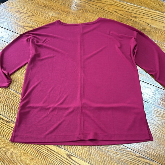 Chico’s size 2 (Size Large), maroon dolman sleeve tunic. Round neck, 3/4 sleeves - Picture 11 of 12